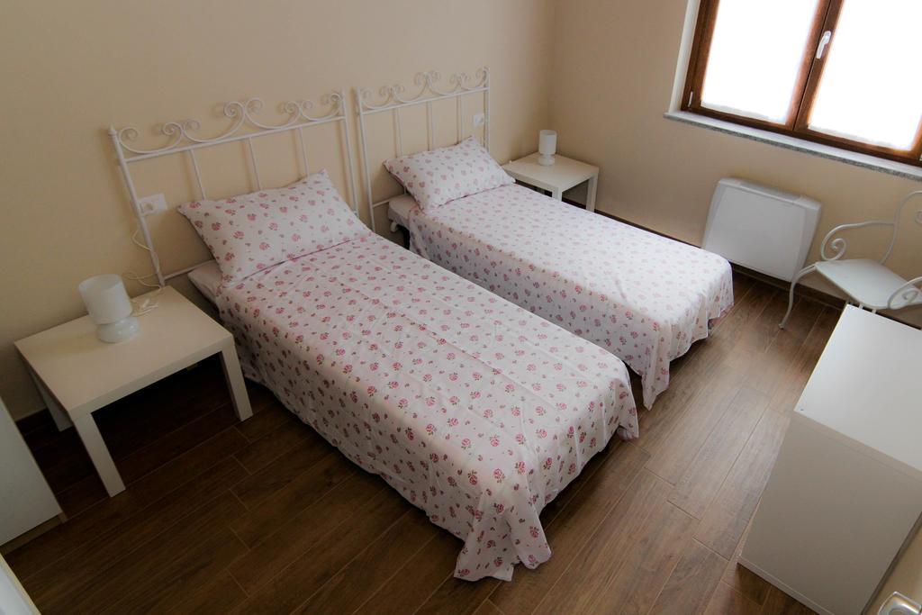 Agriturismo Cascina Della Fontana Lodi Habitación foto