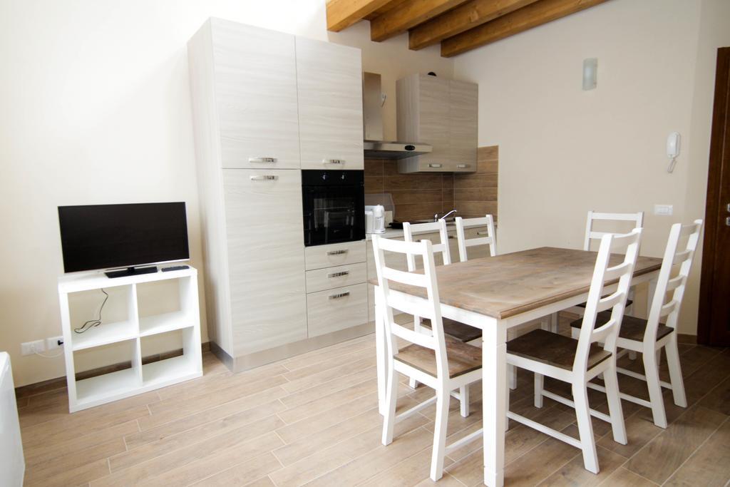 Agriturismo Cascina Della Fontana Lodi Habitación foto