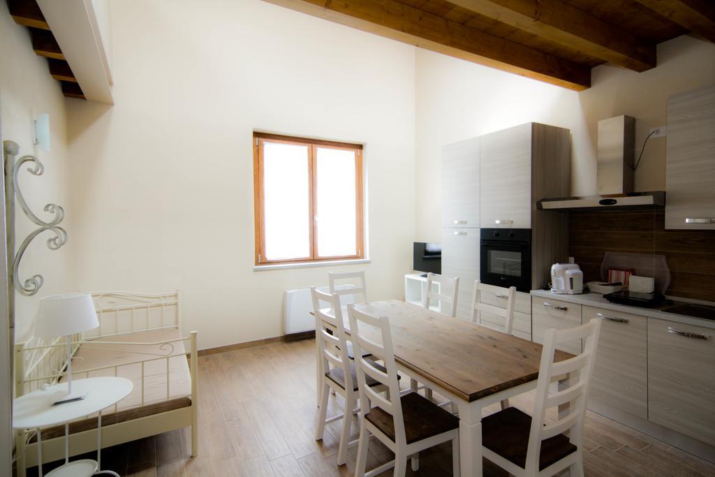 Agriturismo Cascina Della Fontana Lodi Habitación foto