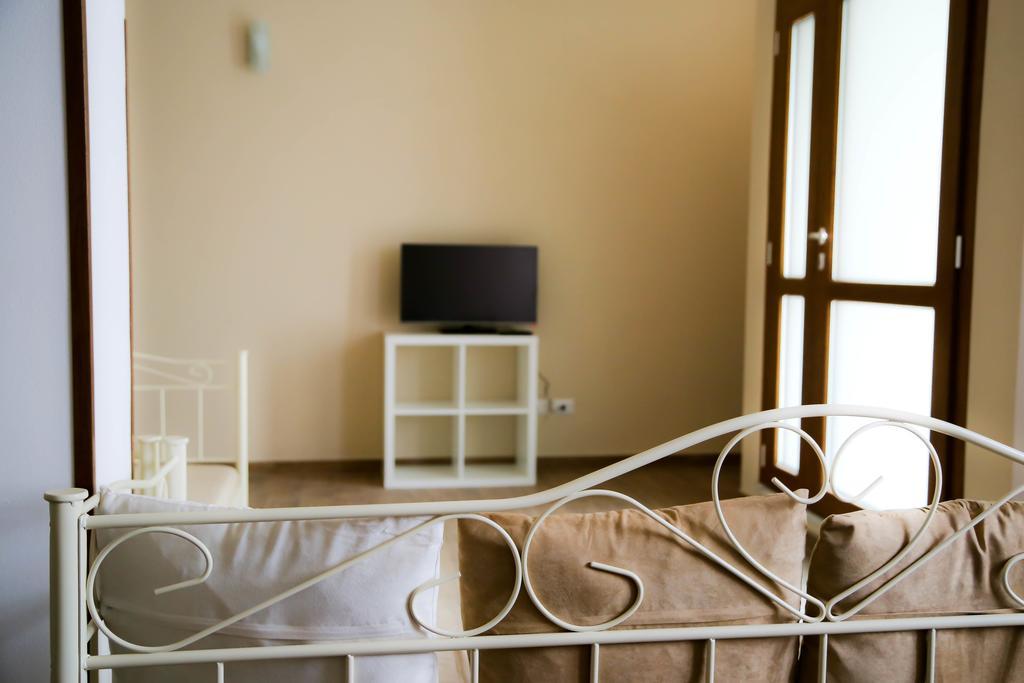 Agriturismo Cascina Della Fontana Lodi Habitación foto