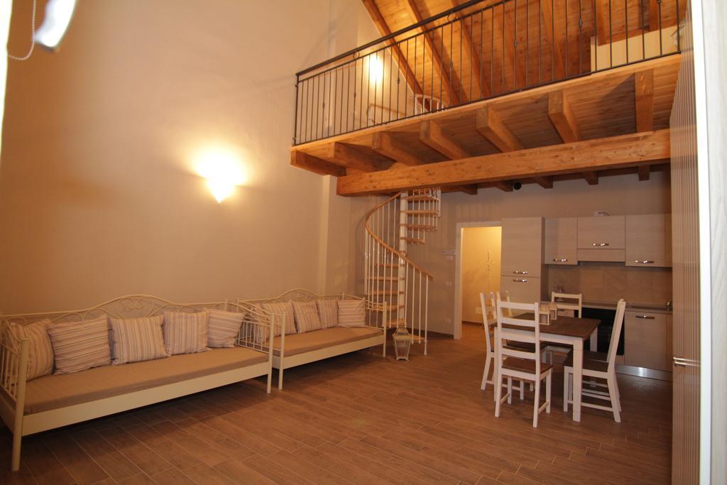 Agriturismo Cascina Della Fontana Lodi Habitación foto
